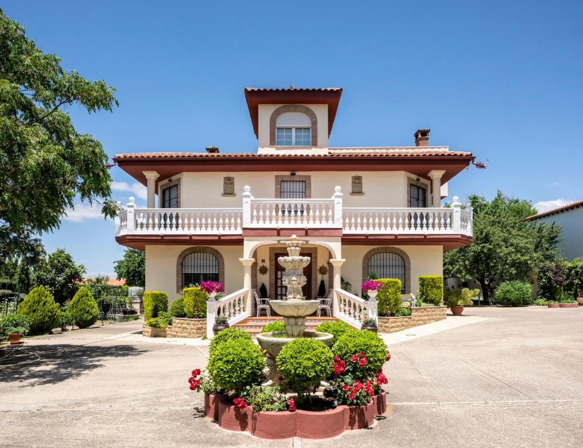 Vivienda Turistica Rural Mari Carmen Villa Baeza Bagian luar foto